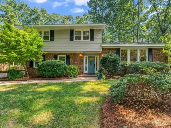 537 Ellynn Dr, Cary, NC 27511