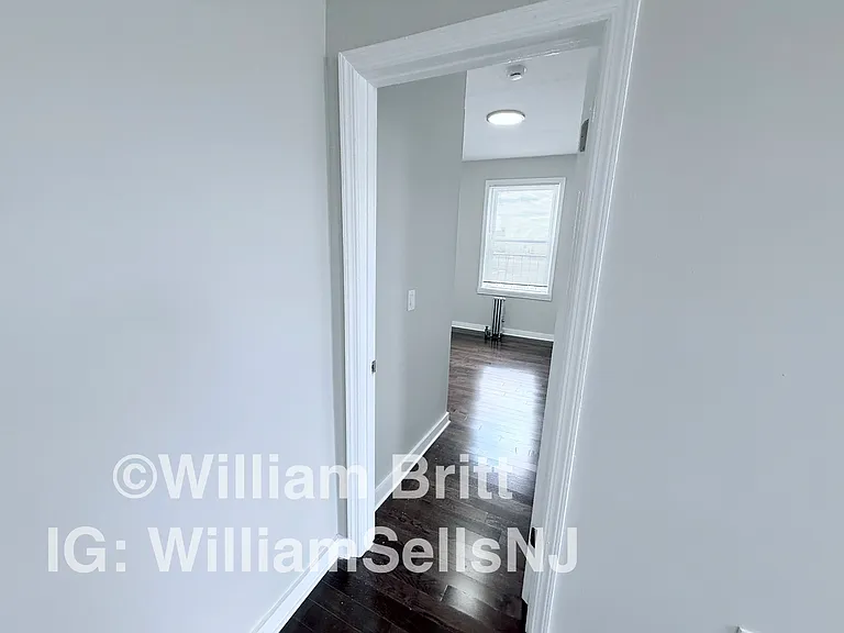 9 Bentley Ave #15 — Photo 20