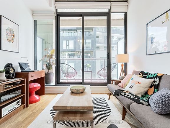 2nd image of 8 Dovercourt Rd #221