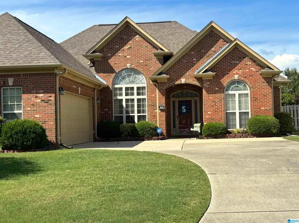 635 Waterford Ln, Calera, AL 35040