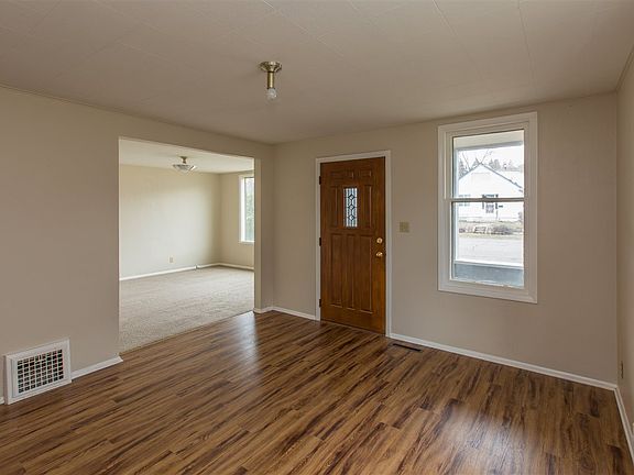3rd image of 623 W Dalton Ave