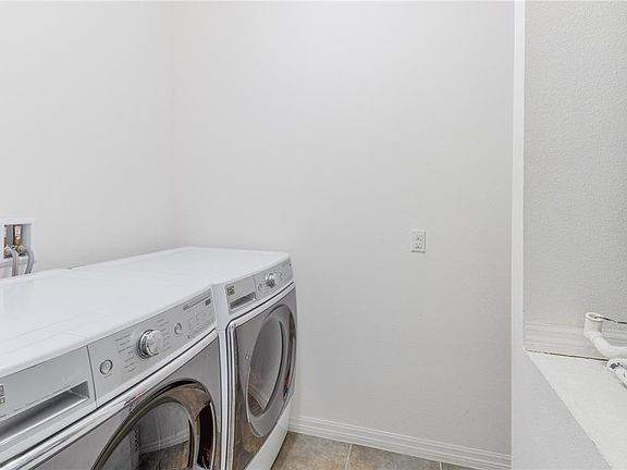 3rd image of 117 COLONIAL PINE LANE