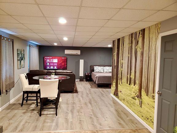 2nd image of 217 4th St #217