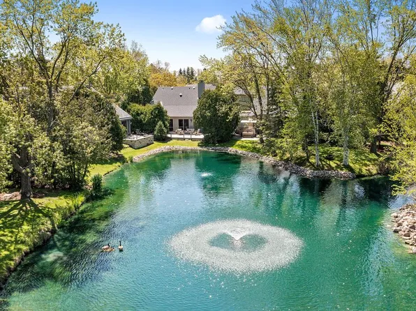 1426 West Westport CIRCLE #19B, Mequon, WI 53092