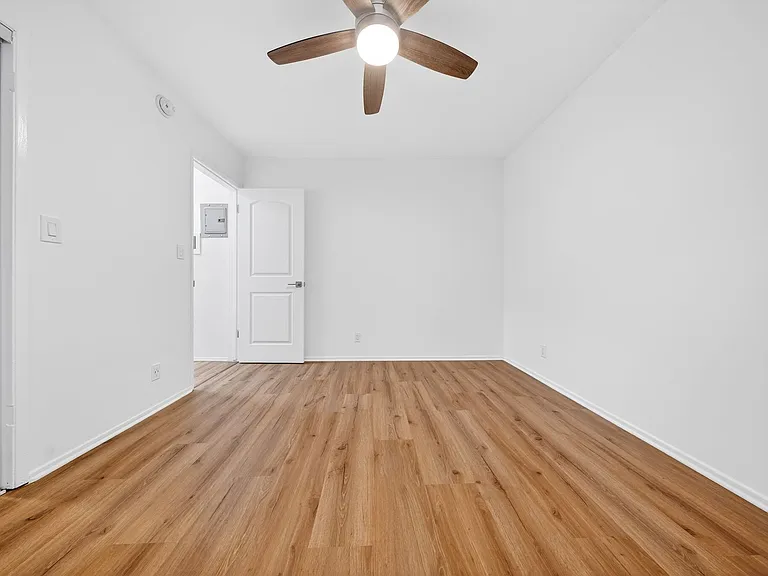6944-6954 Coldwater Canyon Ave — Photo 33