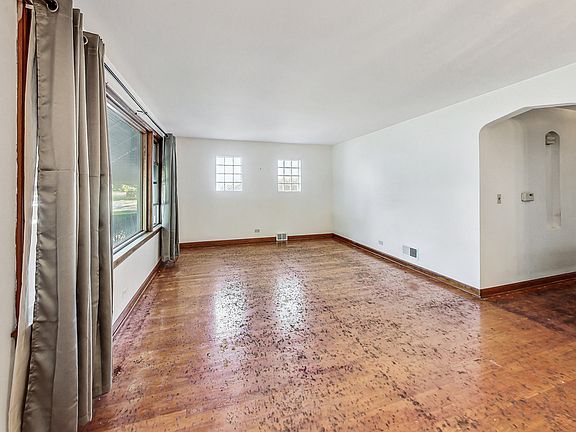 2nd image of 7745 N Harlem Ave