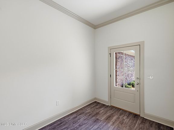 3rd image of 216 Anderson Oaks Dr