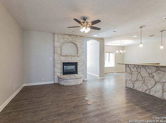 2nd image of 7922 Clearwater Blvd