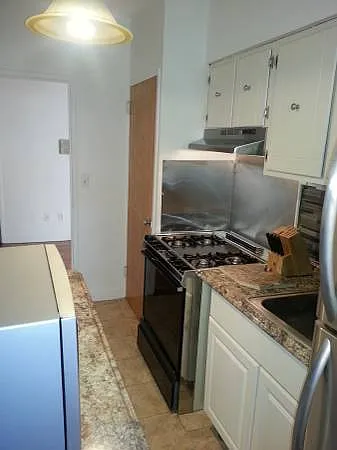 230 Farmington Ave — Photo 6