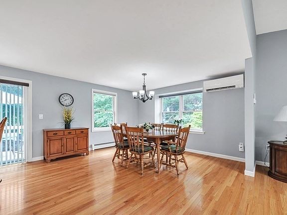 5th image of 4 Stony Hill Rd