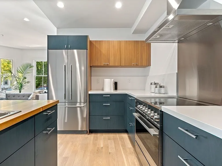 27 Saxton St #1 — Photo 12