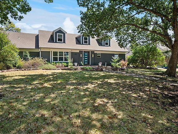 2nd image of 14010 Carillon Dr