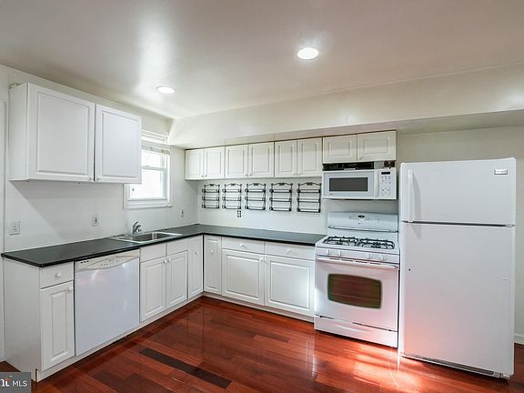 4th image of 1222 South St Unit 2