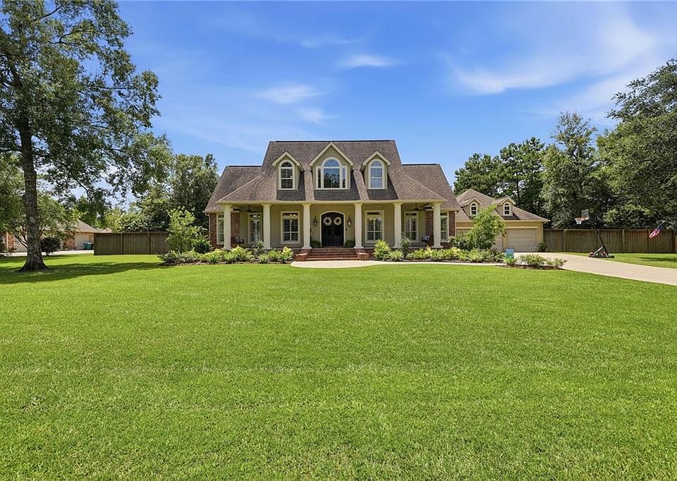 1st image of 19 Weldon Cir
