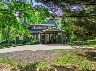 319 Tobacco Pouch Ln, Dahlonega, GA 30533