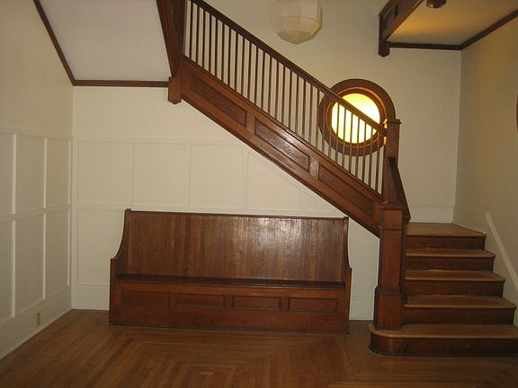 2nd image of 513 E Washington St