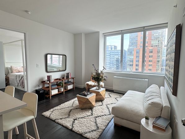 309 Gold St APT 22G