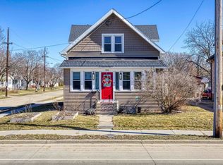 1904 Oregon St, Oshkosh, WI 54902