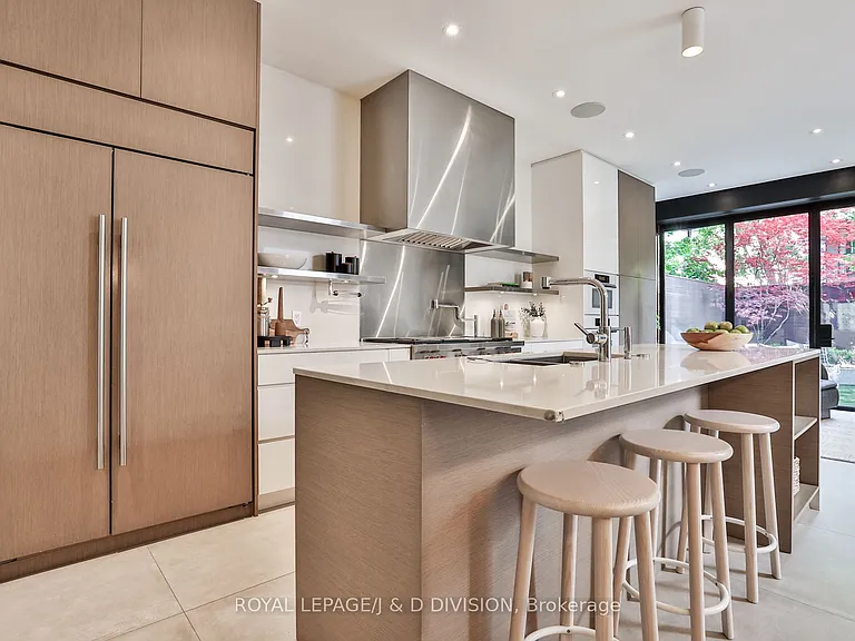 426 Ontario St — Photo 11