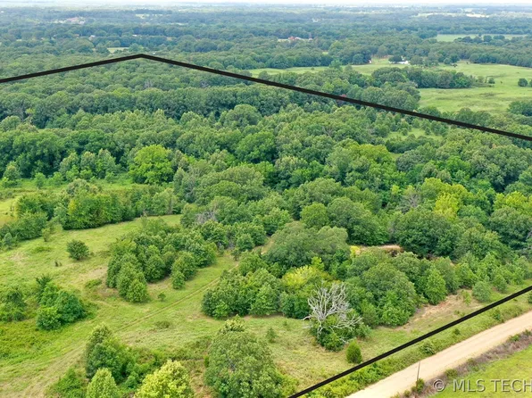 S Snow Rd, Atoka, OK 74525