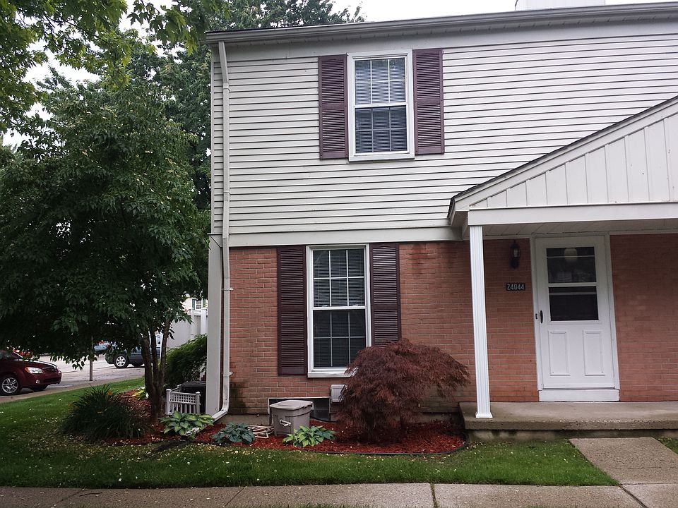 1st image of 24044 Meadow Bridge Dr