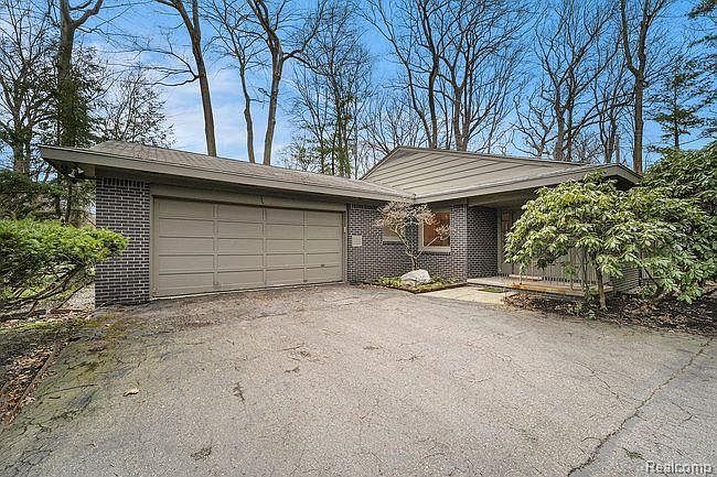 1st image of 3163 Kingsley Dr