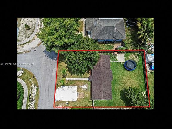 4th image of 406 SW 7th Ct