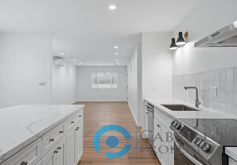 3645 Logan Ave — Photo 8