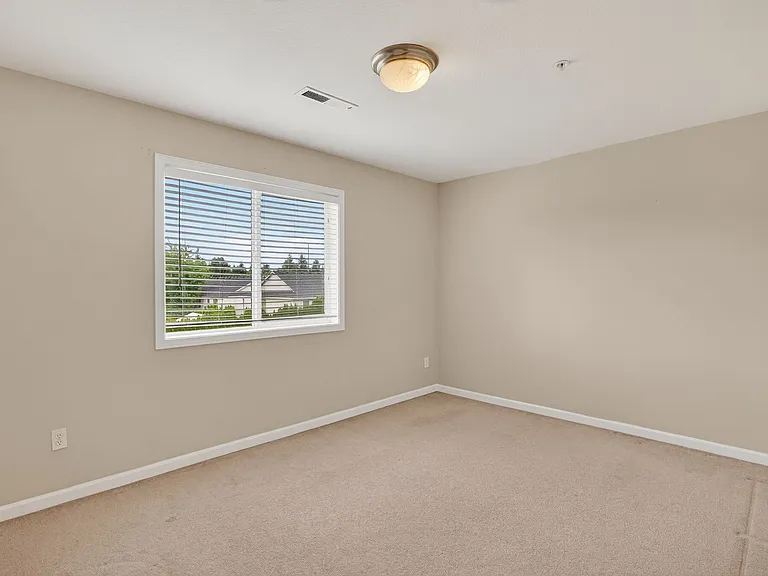 2623 SE 109th Ave — Photo 16