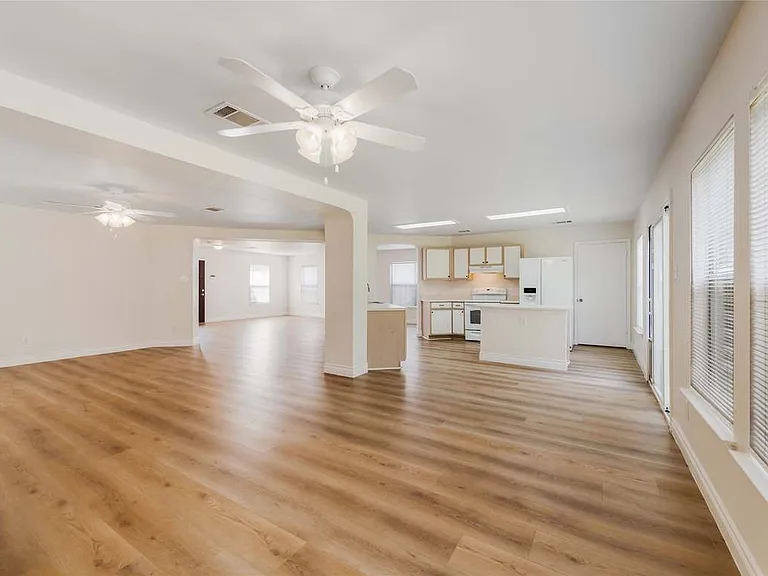 2620 Stapleford Dr — Photo 9