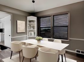 2576 Warrensville Center Rd, Cleveland, OH