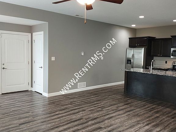 4th image of 4405 SE Gemstone Ln