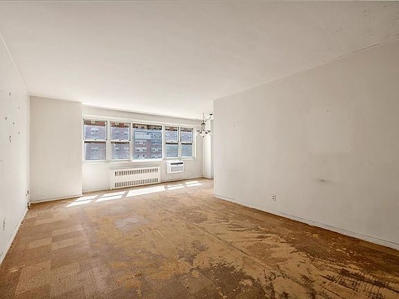 2nd image of 2928 W 5th St APT 3D