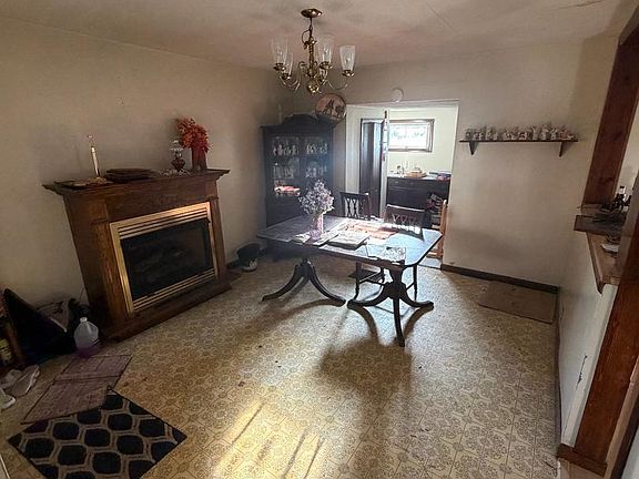 3rd image of 925 Main St