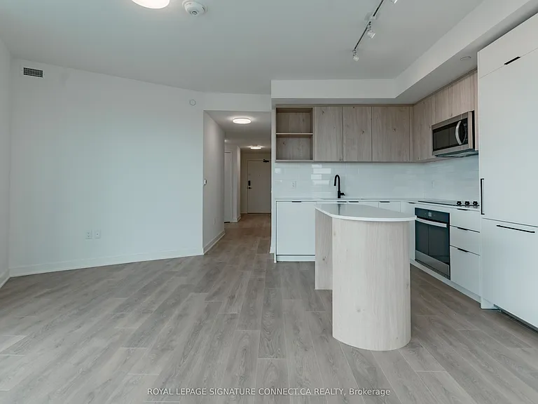 1185 Dupont St #1307 — Photo 7