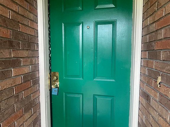 4th image of 2920 SAFESHELTER Drive W