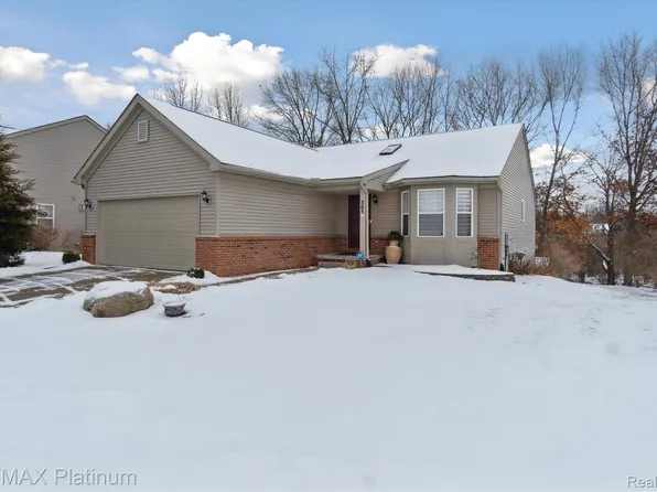 305 Rustic Trl, Linden, MI 48451