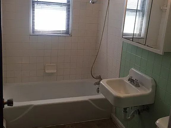 5th image of 480 Merriman Dr APT 3