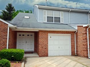 5 Gerald Ct, Lebanon, NJ 08833