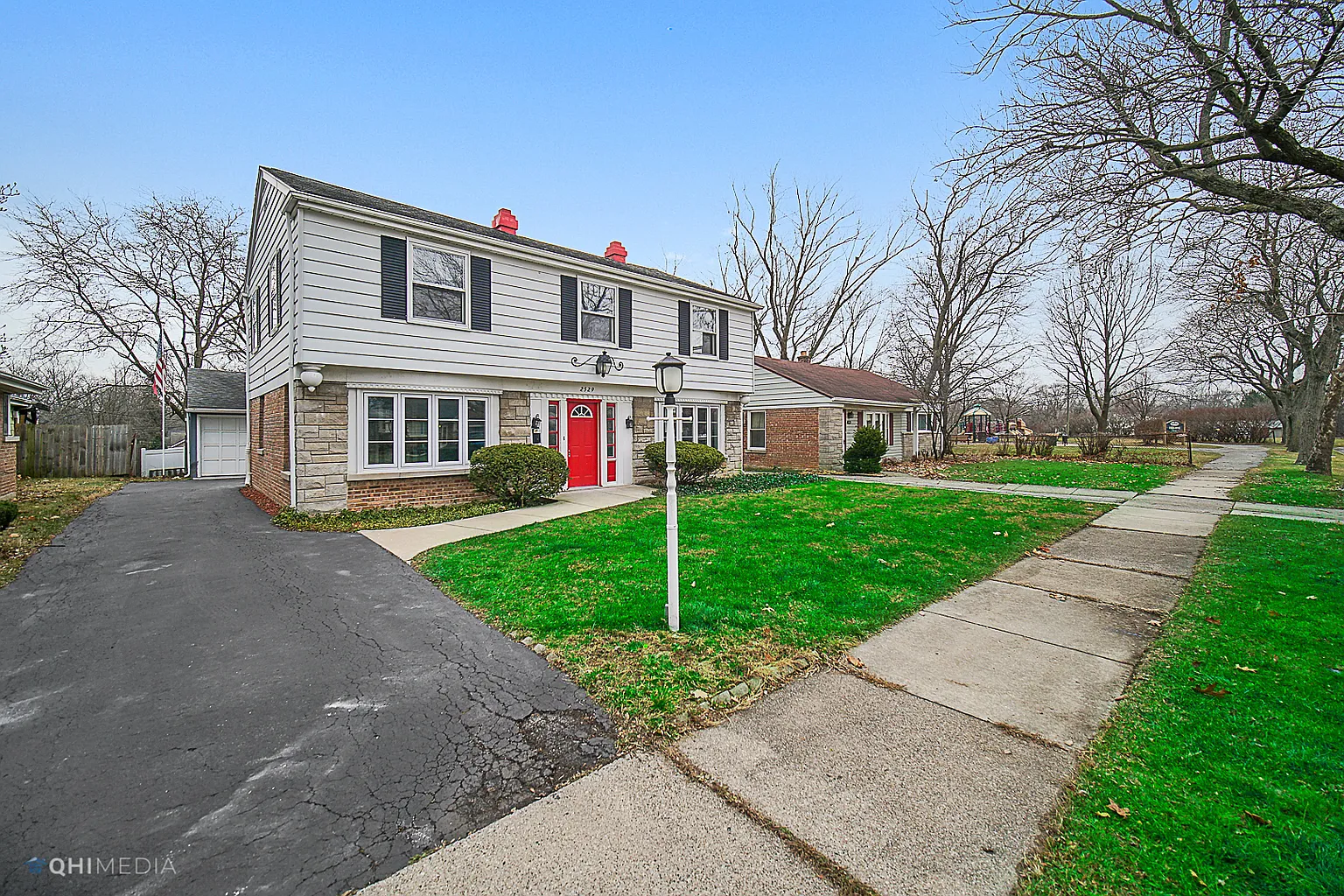 2529 Spruce Rd photo 1