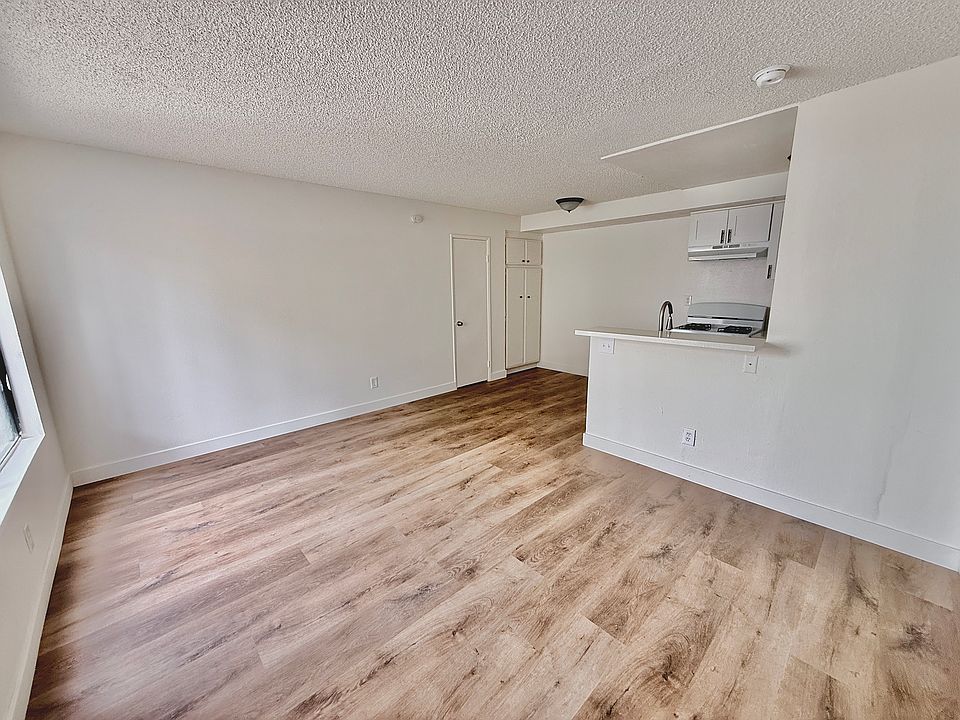 1st image of 7423 N Lankershim Blvd APT 4