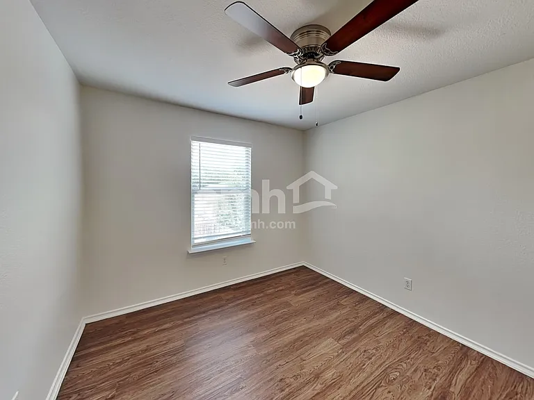 8802 Mission Mdw — Photo 14