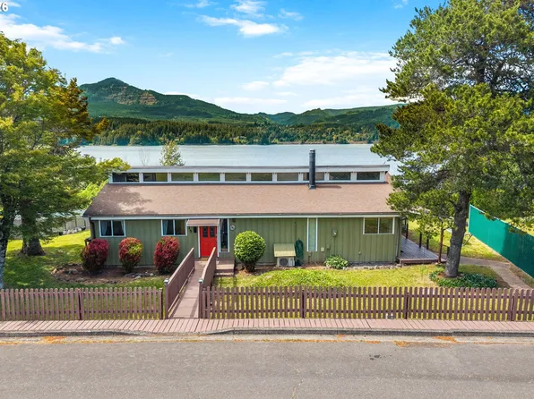 115 NE Riverview Dr, Cascade Locks, OR 97014