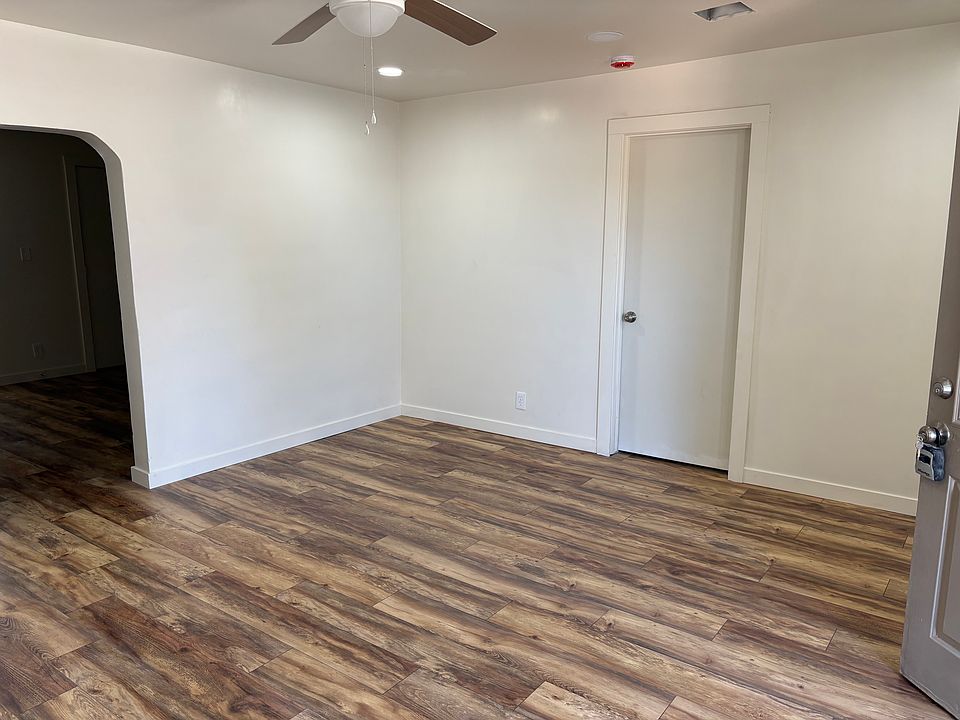 1st image of 37 W Park Ave