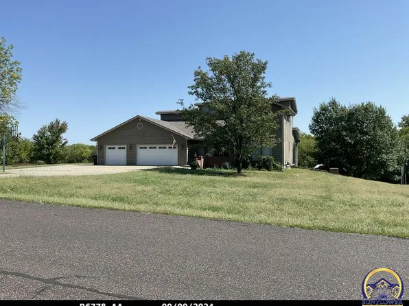 1108 SW Chetopa Trl, Topeka, KS 66615