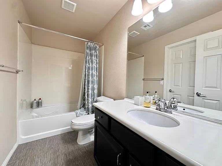 9929 Baystone St — Photo 31