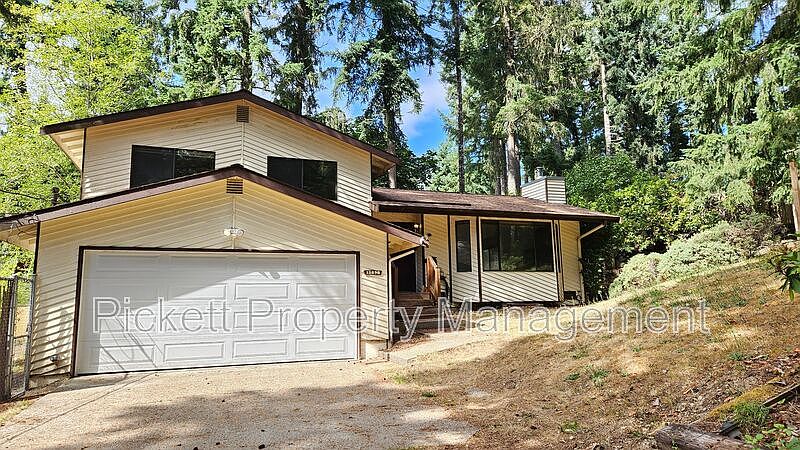 1st image of 13898 Chinook Cir NW