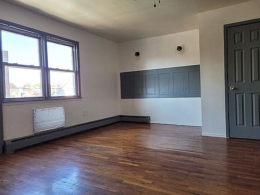 4th image of 86-47 164th St #3J