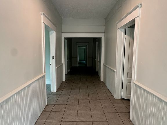 3rd image of 819 Noble Ave