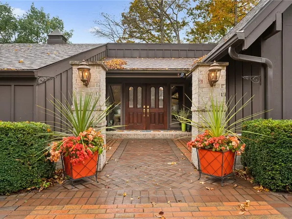 288 Latonka Dr, Mercer, PA 16137